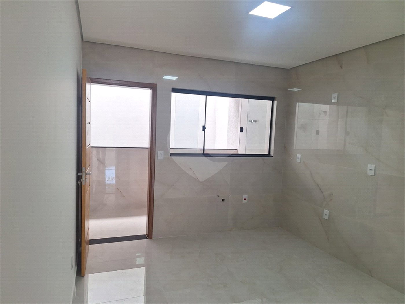 Sobrado à venda com 3 quartos, sendo 1 suíte, em Vila São Geraldo, São Paulo, SP
