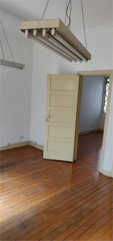 Casa à venda com 3 quartos em Água Branca, São Paulo, SP