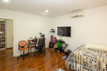 Casa à venda com 3 suítes em Brooklin, São Paulo, SP