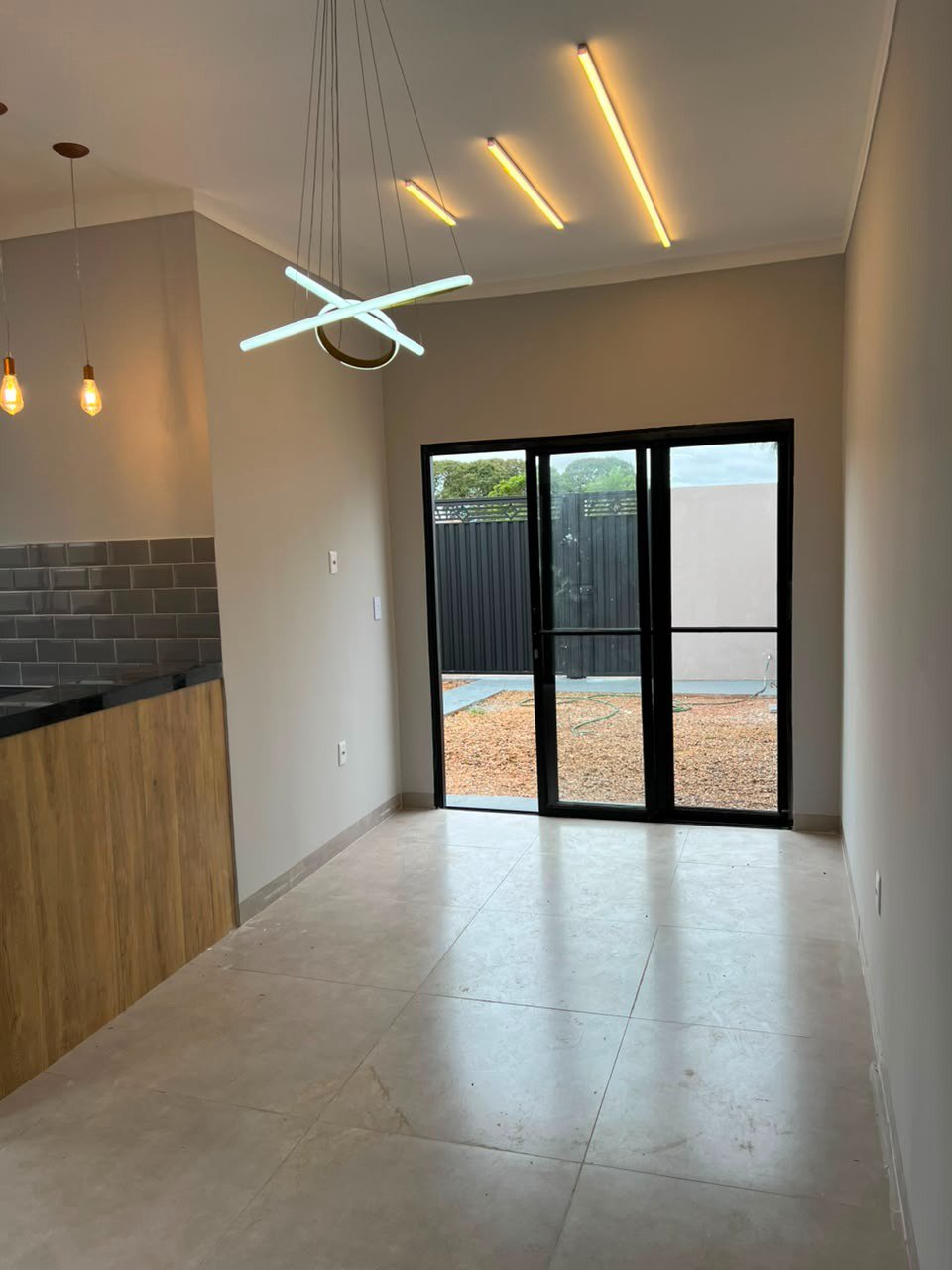 Casa à venda com 2 quartos, sendo 1 suíte,  em Bela Vista da Lagoa, Três Lagoas, MS