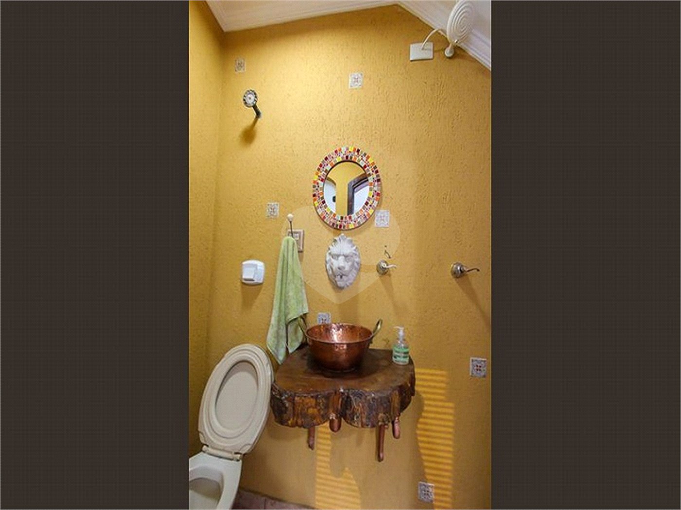 Sobrado à venda com 4 quartos, sendo 3 suítes, em Vila Mazzei, São Paulo, SP