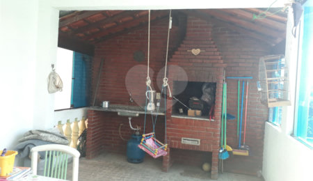 Casa à venda com 4 quartos, sendo 2 suítes,  em Jardim Rosina, São Paulo, SP