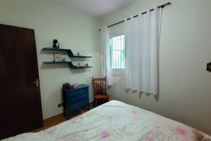 Casa à venda com 4 quartos, sendo 1 suíte, em Parque Maria Domitila, São Paulo, SP