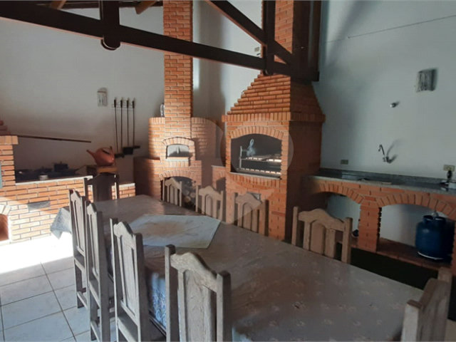 Casa à venda com 3 quartos, sendo 1 suíte,  no condomínio Sausalito, Mairiporã - SP