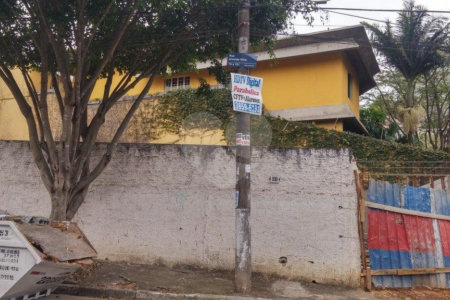 Sobrado à venda com 3 quartos, sendo 1 suíte, em Jardim Franca, São Paulo, SP
