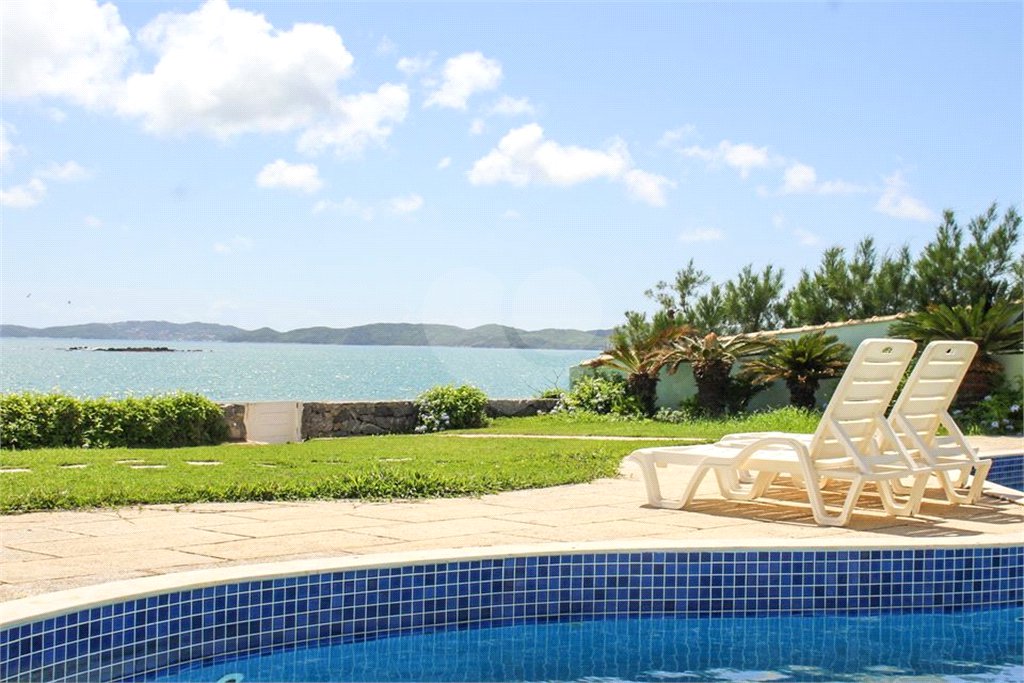 Casa à venda com 5 quartos, sendo 4 suítes, em Marina, Armação dos Búzios, RJ