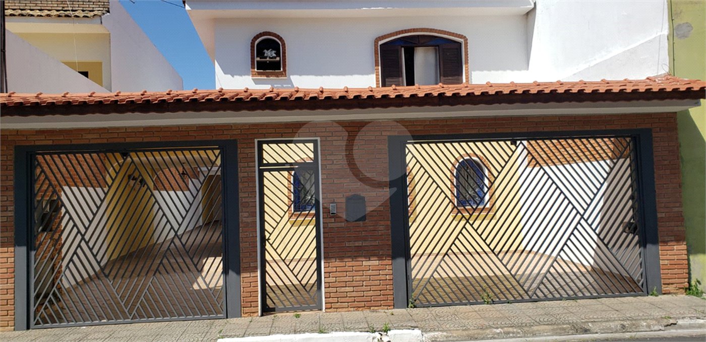 Sobrado à venda com 3 quartos, sendo 1 suíte, em Tremembé, São Paulo, SP