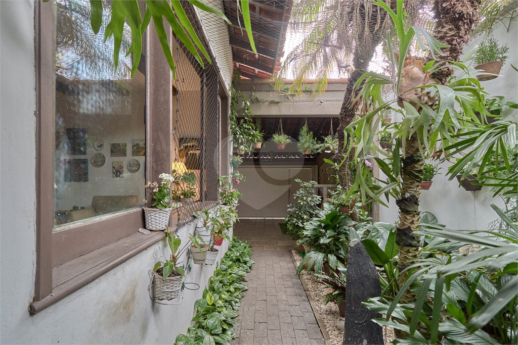 Casa à venda com 4 suítes em Granja Julieta, São Paulo, SP
