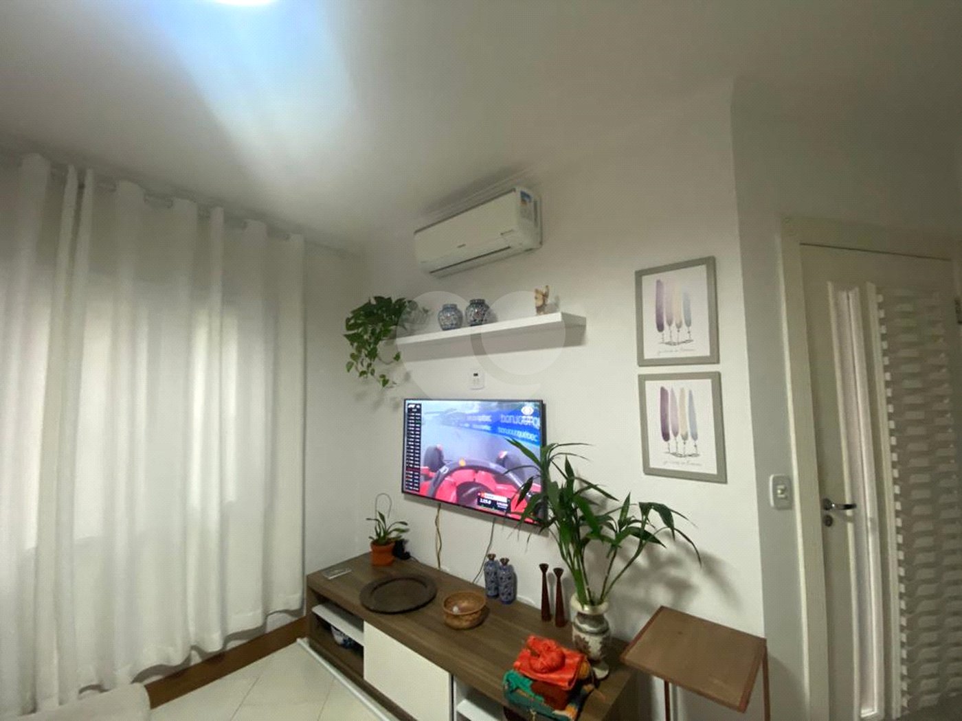 Casa à venda com 2 quartos, sendo 1 suíte, no condomínio Residencial Vila da Serra, São Paulo - SP