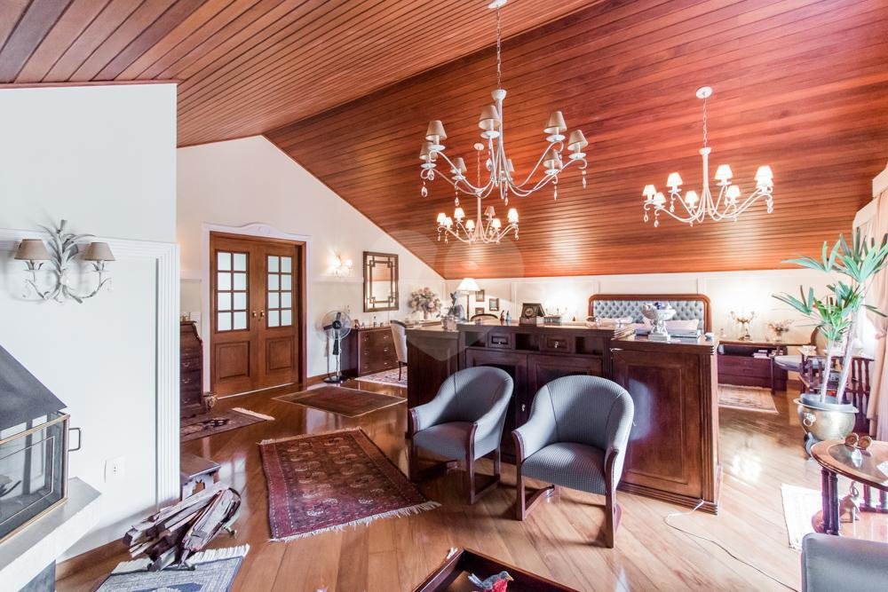 Casa à venda com 5 quartos, sendo 3 suítes, em Alto da Boa Vista, São Paulo, SP