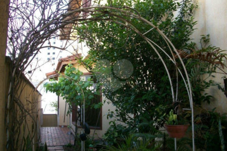Sobrado à venda ou para alugar com 4 suítes em Vila Paulicéia, São Paulo, SP