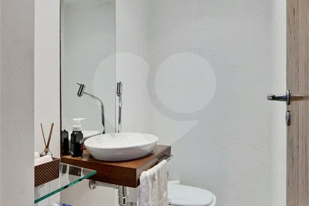 Apartamento à venda com 3 quartos, sendo 2 suítes, em Alto da Boa Vista, São Paulo, SP
