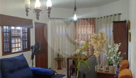 Sobrado à venda com 3 quartos, sendo 1 suíte,  em Tremembé, São Paulo, SP