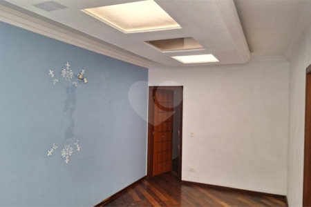 Sobrado para alugar com 4 quartos, sendo 3 suítes, em Vila Nivi, São Paulo, SP