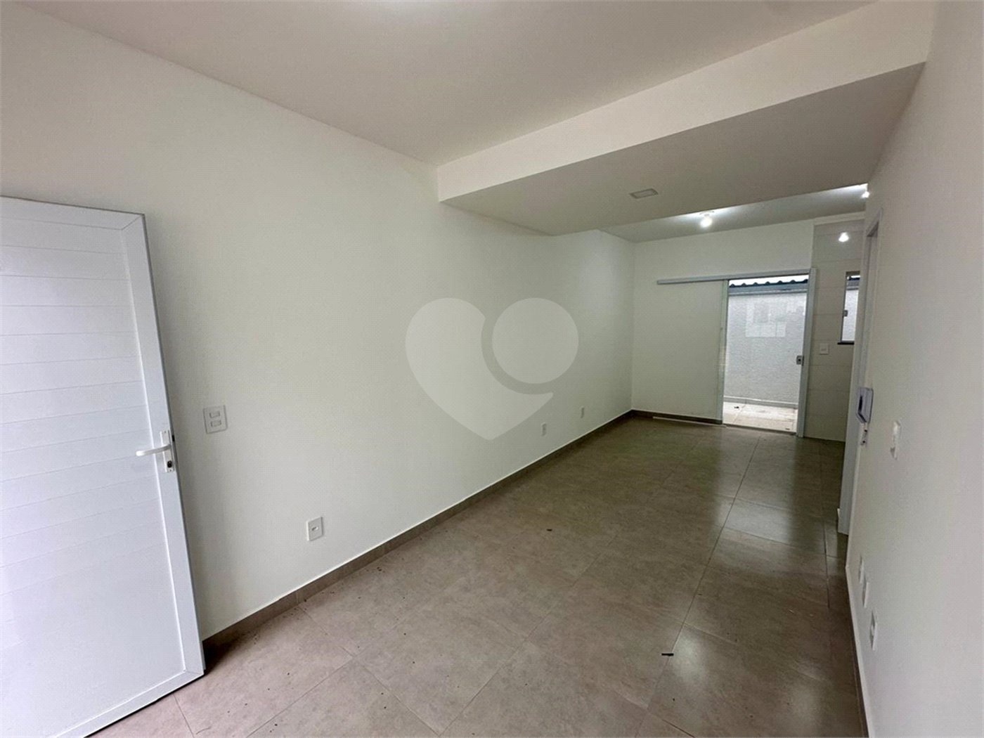 Casa à venda com 2 quartos no condomínio Residencial Vila Nova, Sorocaba - SP