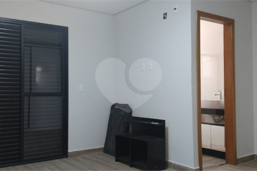 Sobrado à venda com 3 suítes em Dos Casa, São Bernardo do Campo, SP