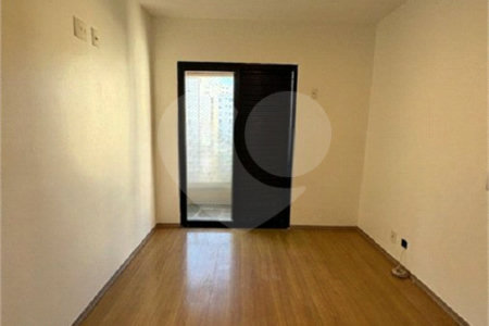 Apartamento à venda com 3 quartos, sendo 2 suítes, em Moema, São Paulo, SP