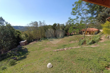 Chácara à venda com 2 suítes em Sorocamirim (canguera), São Roque, SP