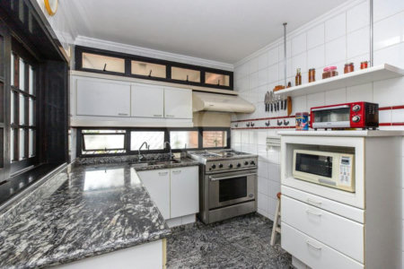 Apartamento à venda com 4 quartos, sendo 1 suíte, em Campo Belo, São Paulo, SP