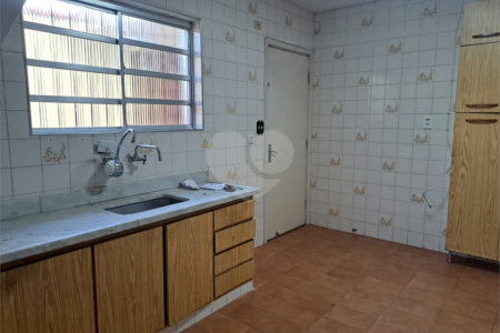 Sobrado à venda com 3 quartos em Campo Belo, São Paulo, SP