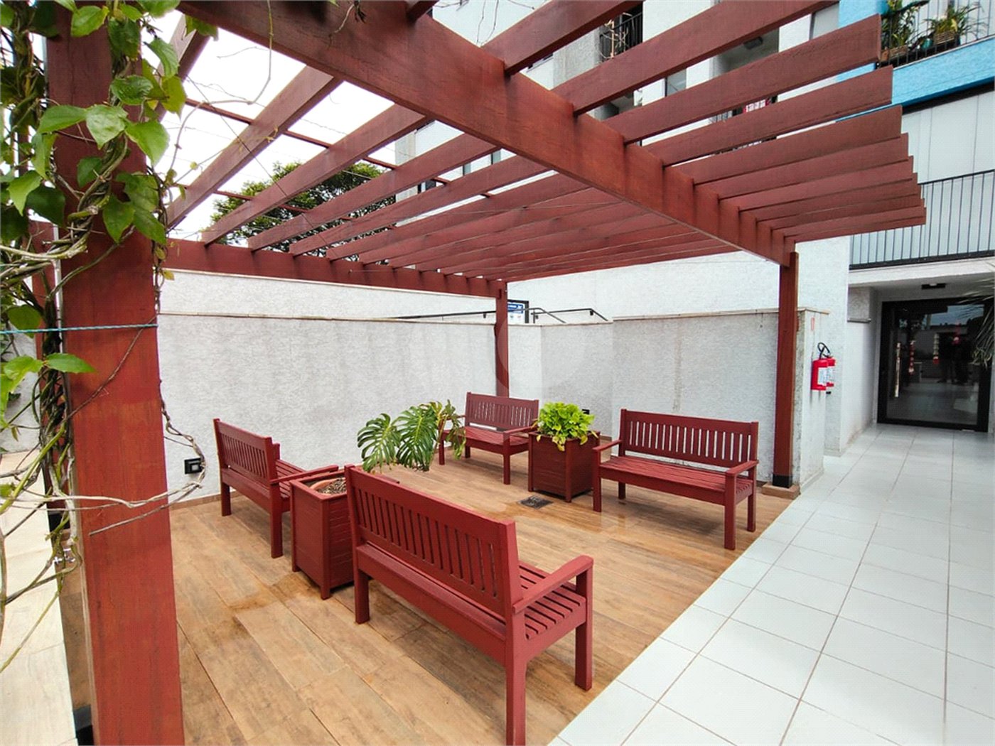 Apartamento à venda ou para alugar com 3 quartos, sendo 2 suítes, em Vila Ginez, Itapetininga, SP