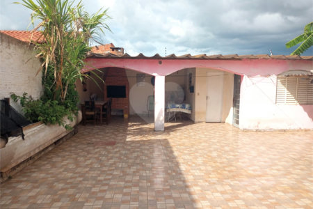 Casa à venda com 3 quartos, sendo 1 suíte, em Vila Regina, Itapetininga, SP