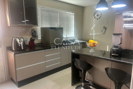 Sobrado à venda com 3 quartos, sendo 1 suíte, em Jardim Santa Marta, Sorocaba, SP