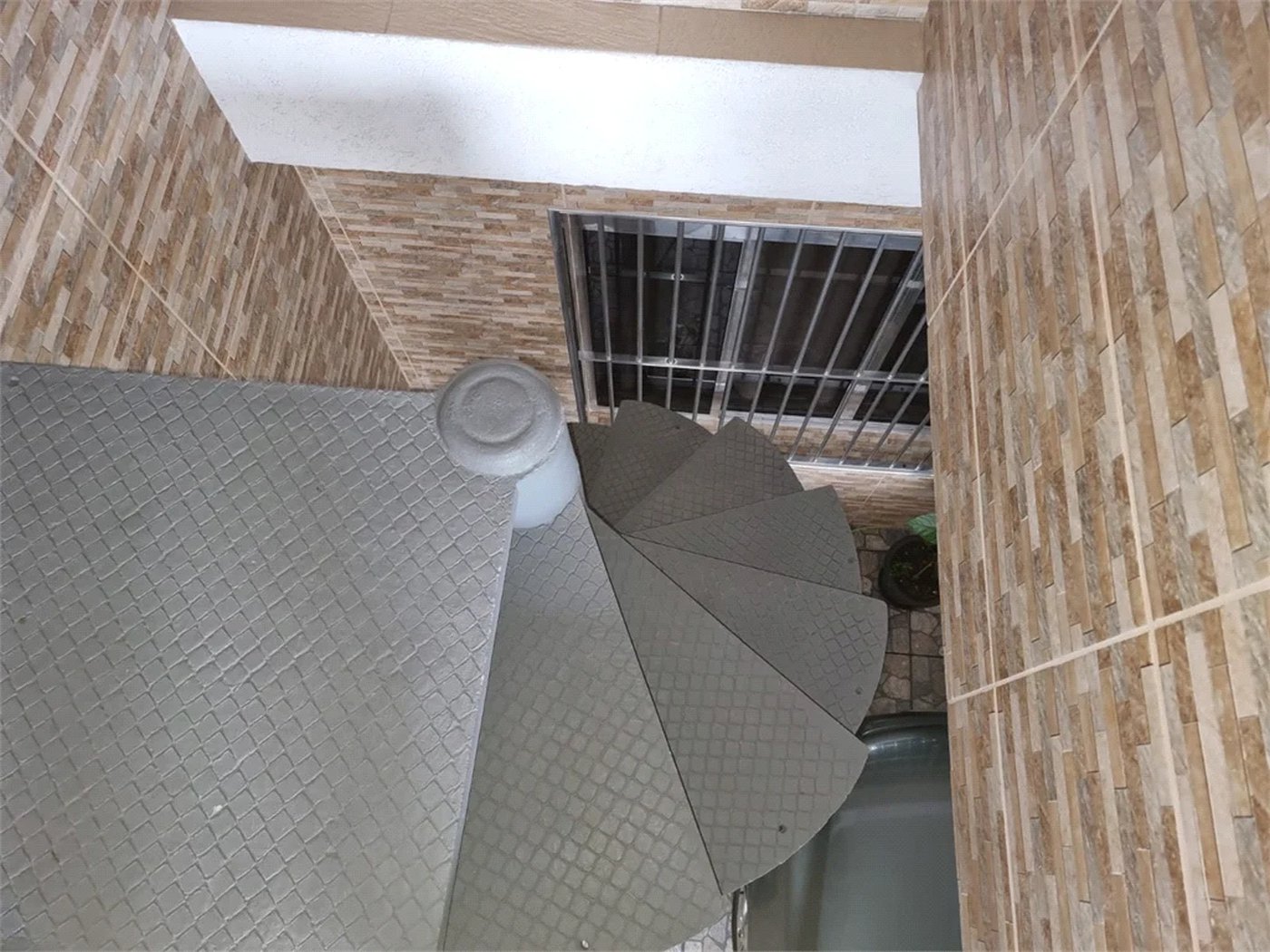 Sobrado à venda com 3 quartos, sendo 1 suíte,  em Jardim Campo Limpo, São Paulo, SP