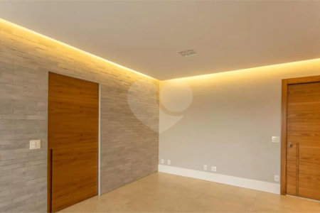 Apartamento à venda com 3 quartos, sendo 1 suíte, em Vila Anastácio, São Paulo, SP