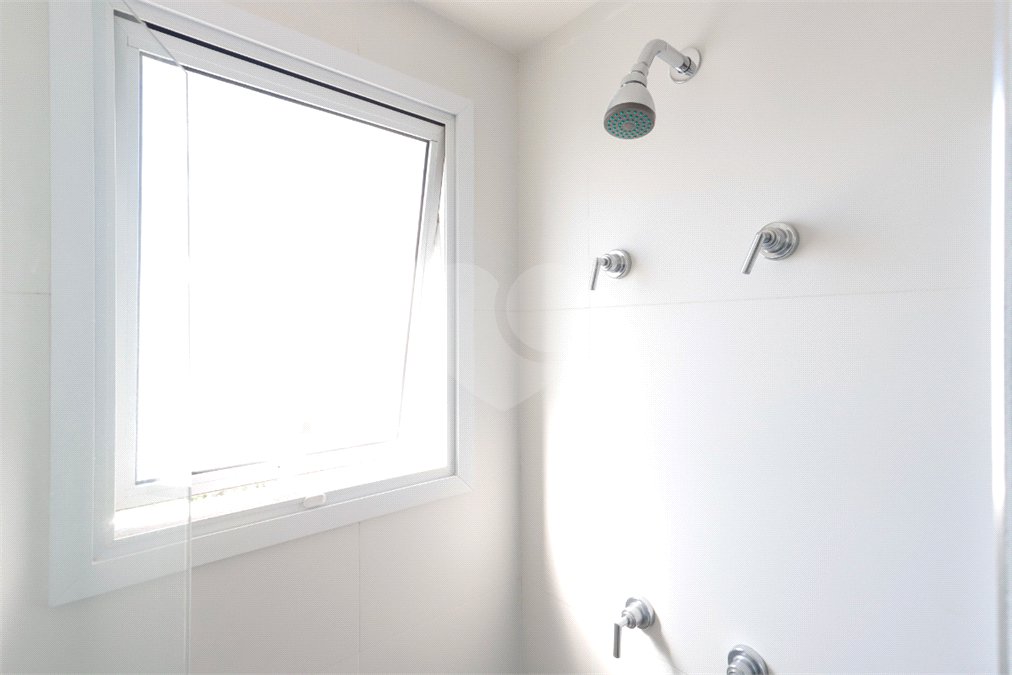 Apartamento à venda com 3 suítes em Vila Anastácio, São Paulo, SP