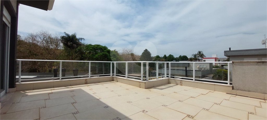 Casa à venda com 3 suítes no condomínio Figueira Garden, Atibaia - SP