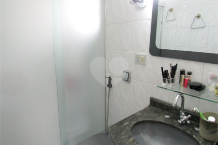 Sobrado à venda com 3 quartos, sendo 1 suíte, em Granja Julieta, São Paulo, SP