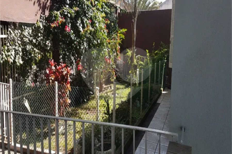 Casa à venda com 4 quartos, sendo 2 suítes, no condomínio Ibiratiba, São Paulo - SP
