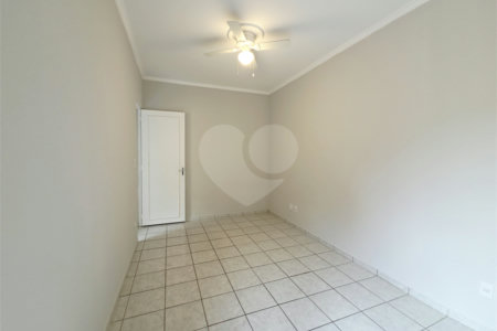 Casa à venda com 3 quartos, sendo 1 suíte, no condomínio Parque das Árvores, Sorocaba - SP