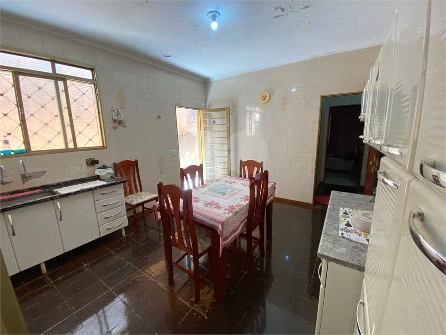 Casa à venda com 4 quartos, sendo 1 suíte, em Campos Elíseos, Ribeirão Preto, SP