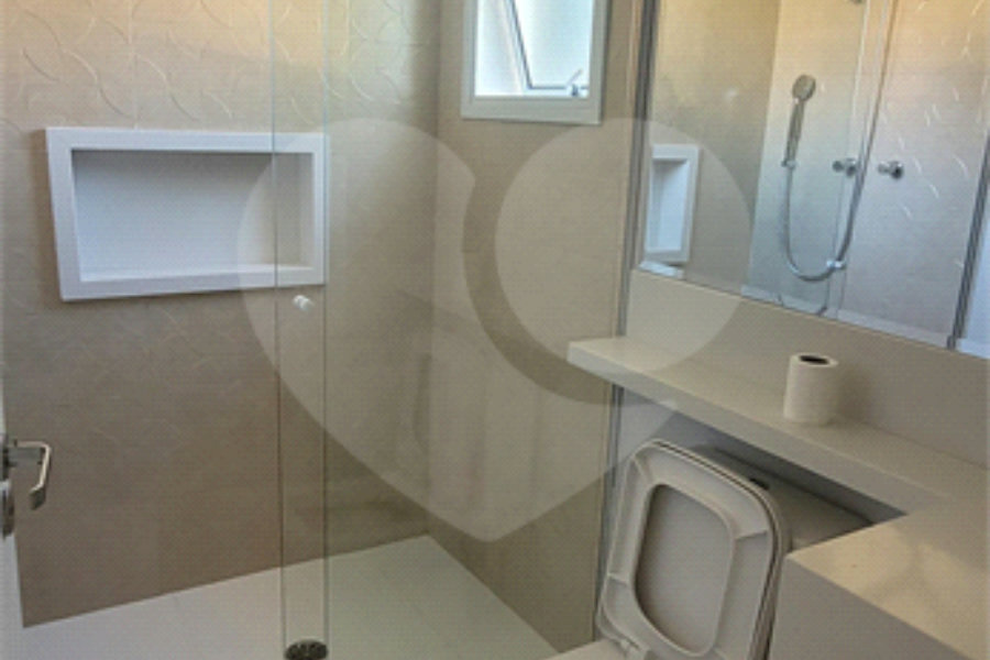 Sobrado à venda com 4 quartos, sendo 2 suítes, em Vila Irmãos Arnoni, São Paulo, SP