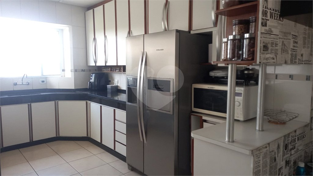 Casa à venda com 3 quartos, sendo 2 suítes, em Jardim Imperial Hills III, Arujá, SP