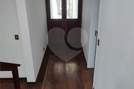 Casa à venda com 4 suítes no condomínio Estância Marambaia, Vinhedo - SP