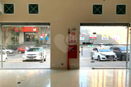 Aluga-se loja de rua, 230 m2, no Portal do Morumbi