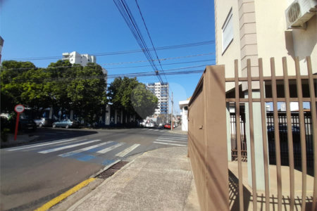 Apartamento à Venda ou para Locação no Edifício Marchal Estilo - São Carlos