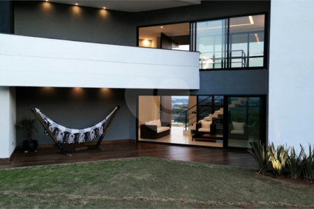 Casa à venda com 4 suítes em Monte Alegre, Vinhedo, SP