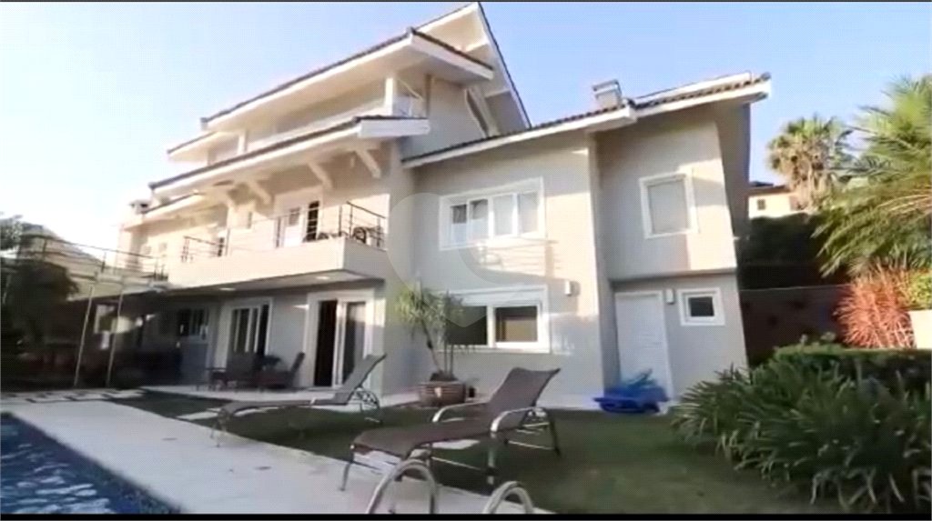 Casa à venda com 5 suítes no condomínio Parque Arco Iris, Atibaia - SP