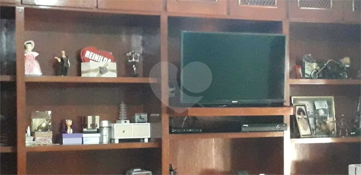 Casa à venda com 4 quartos, sendo 2 suítes, no condomínio Gleba II, Mairiporã - SP