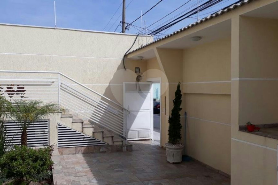 Casa à venda com 1 quarto no condomínio Camila I, São Paulo - SP