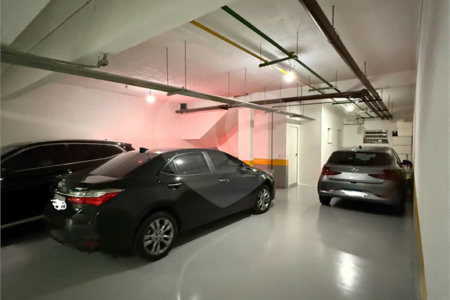 Casa à venda com 4 suítes no condomínio East Village, São Paulo - SP