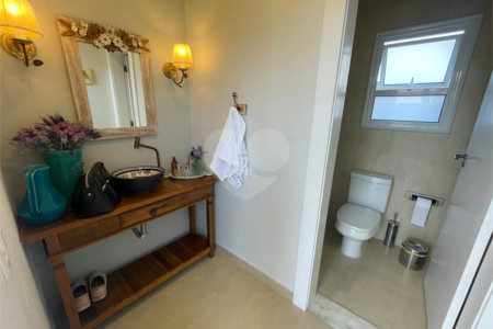 Casa à venda com 3 suítes no condomínio Arujá Verdes Lagos, Arujá - SP