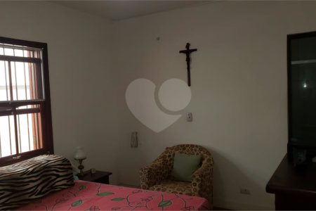 Casa à venda com 3 quartos, sendo 1 suíte, em Jardim Ester, São Paulo, SP