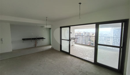 Apartamento à venda com 3 suítes em Vila Firmiano Pinto, São Paulo, SP