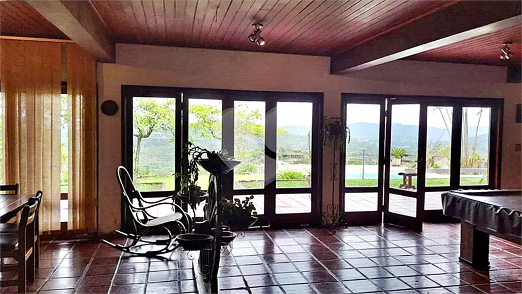 Casa à venda com 6 quartos, sendo 3 suítes, em Serra da Cantareira, Mairiporã, SP