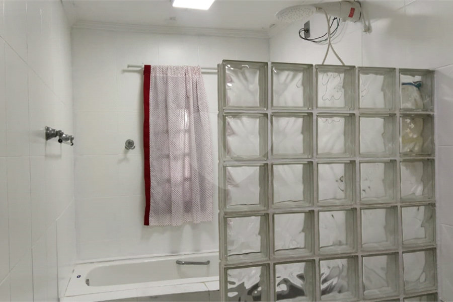 Sobrado à venda com 3 quartos, sendo 1 suíte, em Jardim Tabatinga, Guarulhos, SP